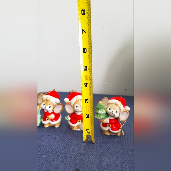 Vintage set of 3 mice christmas ornaments with gifts. - Picture 3 of 3